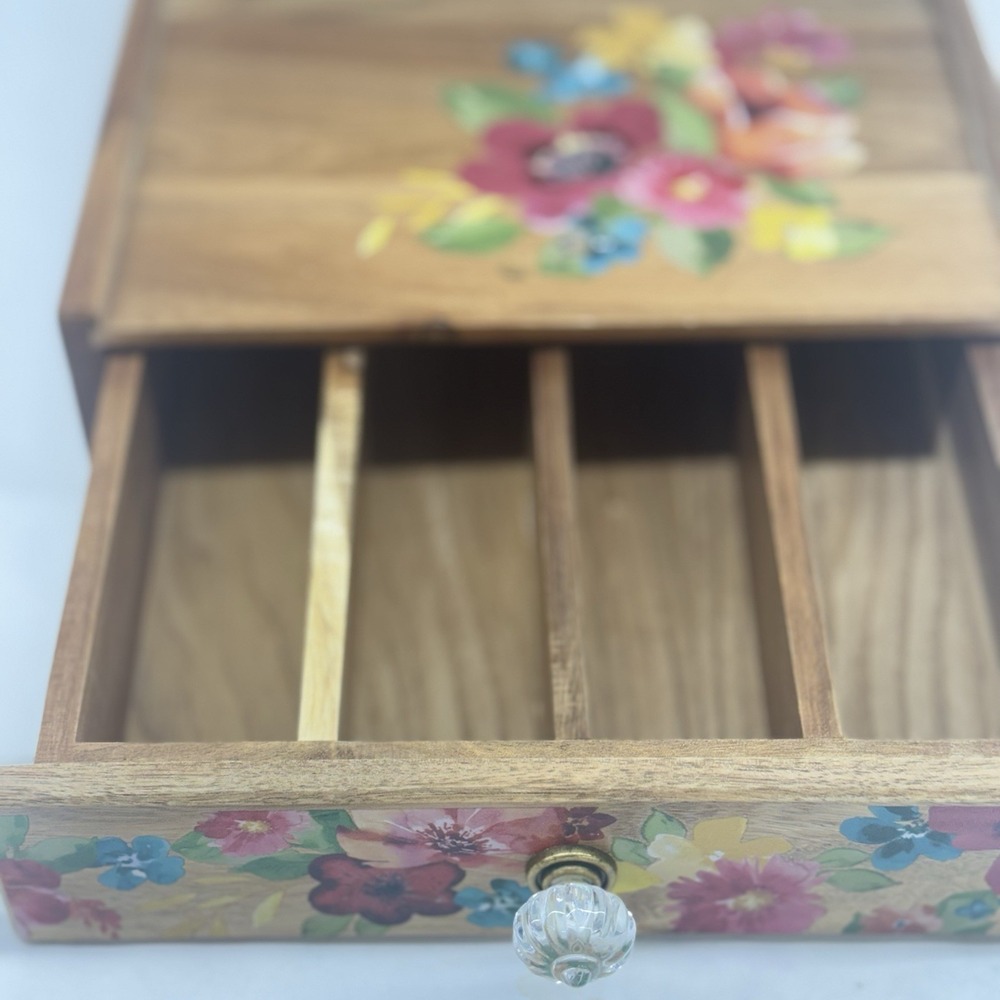 The Pioneer Woman Wildflower Whimsy 4-Compartment Wood Coffee Pod Organizer